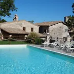 مزرعة للإقامة Castello Di Acera كامبيلو سول كليتونو