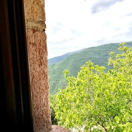 Фермерский дом Castello Di Acera Кампелло-суль-Клитунно
